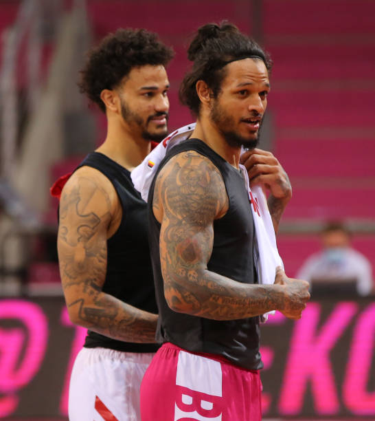 和曼联竞争 和曼联竞争